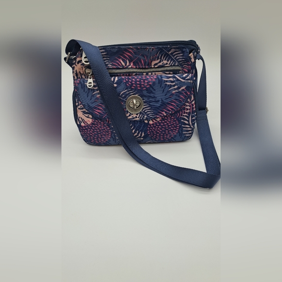 Baggallini Calais Crossbody Bag - Picture 7 of 15